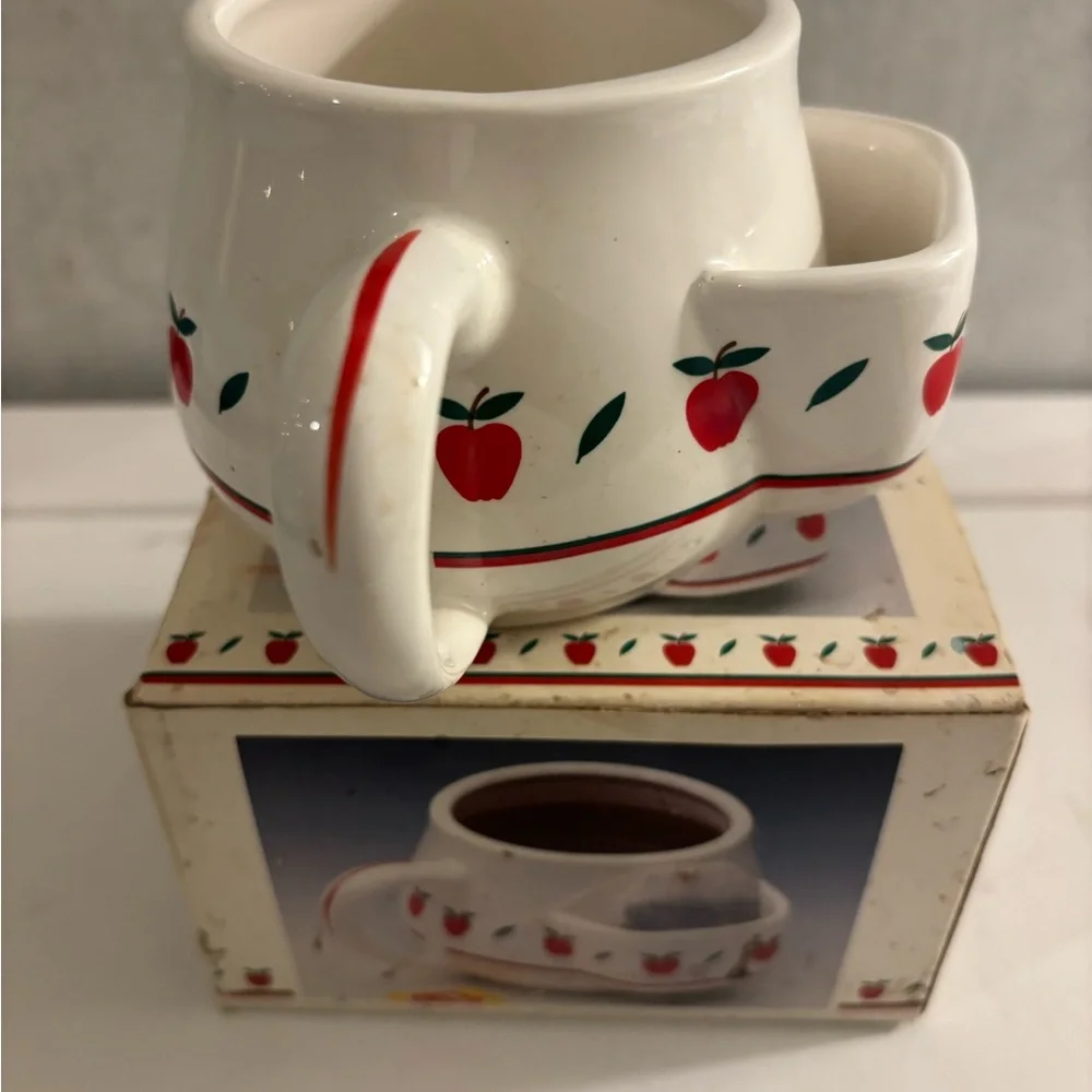Vintage Apple Design Fine Ceramic Kangaroo Tea Mug